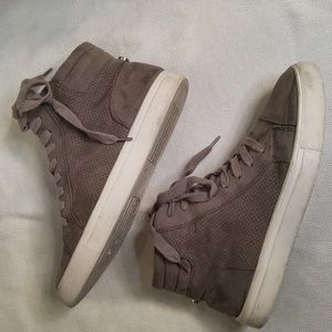 Steve Madden hi top fashion sneakers designer sneakers 8.5